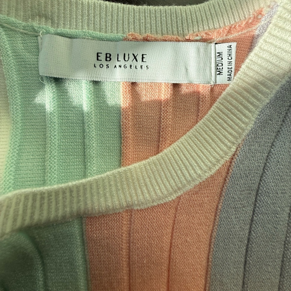 🌸 EB Luxe Los Angeles Pastel Colorblock Knit Top – NWT | Size Medium - Picture 3 of 4